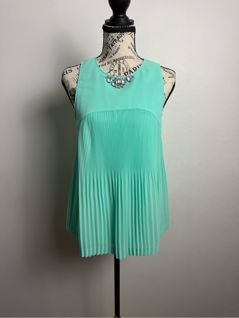 Ted Baker London Mint Green Pleated Sleeveless Tank